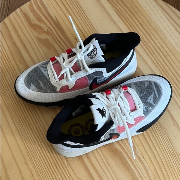 NEW Nike Kyrie 8 GO White University Red Sneakers Y7 (8.5 W ) - Picture 1 of 11